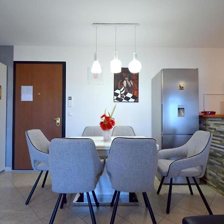 מאלינסקה Apartment Lucy מראה חיצוני תמונה