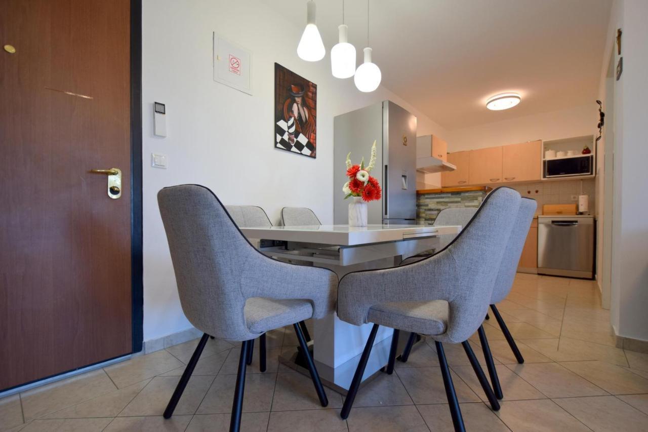 מאלינסקה Apartment Lucy מראה חיצוני תמונה