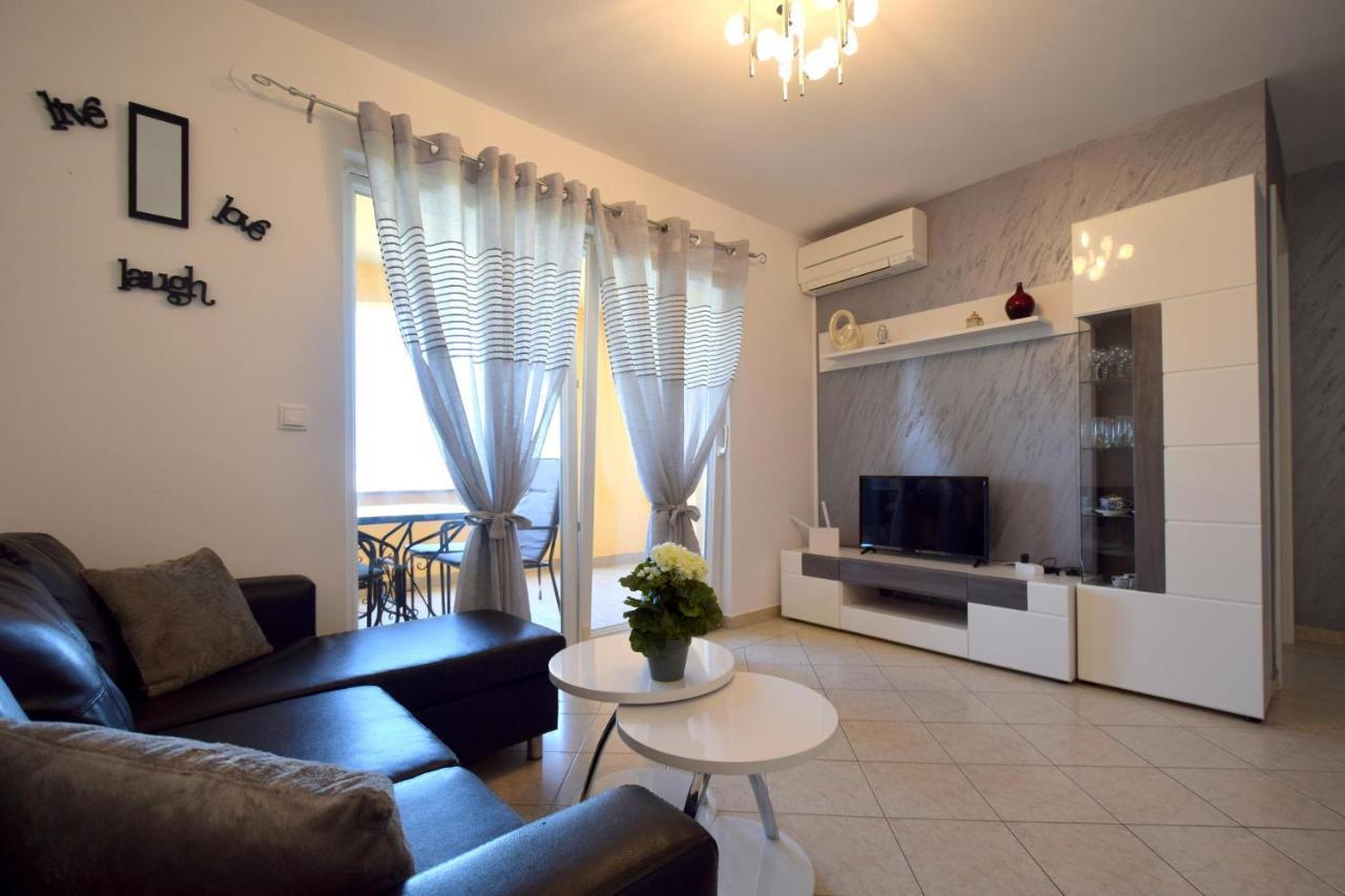 מאלינסקה Apartment Lucy מראה חיצוני תמונה
